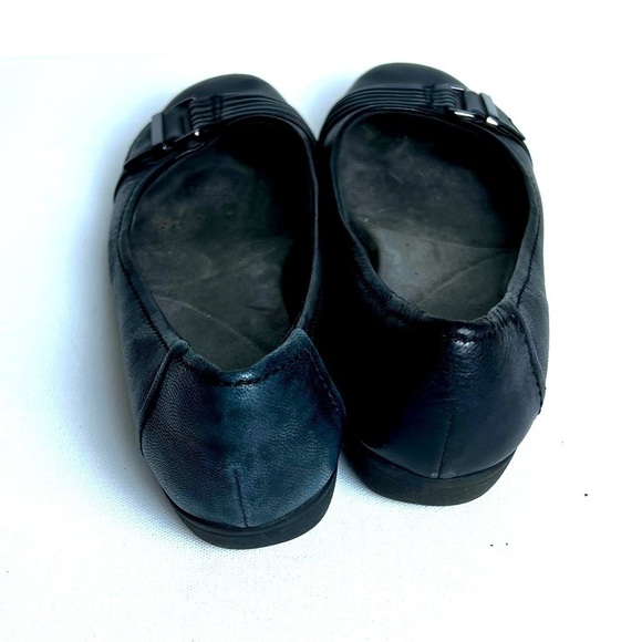 Clark’s Women’s Bendables Black Leather Flats Size 9.5 - Picture 6 of 8